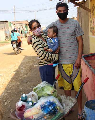 Curitiba, PR — Ação humanitária da LBV beneficia cem famílias que vivem na Vila 29 de Outubro, no bairro Caximba, território que apresenta o maior índice de vulnerabilidade social da capital paranaense.