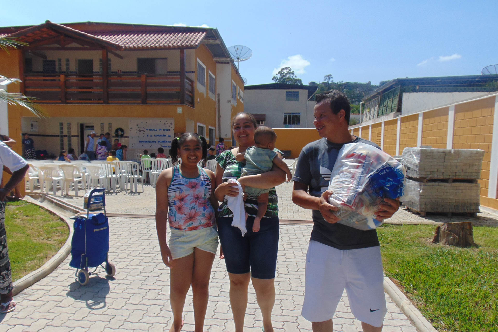 Em BH, sua doação = mesa farta + corações felizes