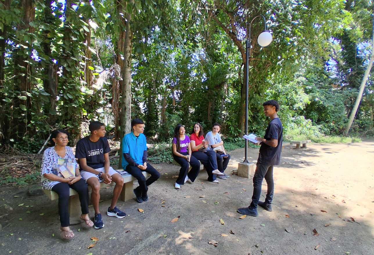 Em Niterói/RJ, jovens de todas as idades participam do Encontro Literário #NósLemosPaivaNetto