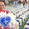 Goiânia, GO — Famílias que vivem em situação de vulnerabilidade social recebem cestas de alimentos da campanha Natal Permanente da LBV — Jesus, o Pão Nosso de cada dia!.