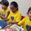 Goiânia, GO — Com sua ajuda, nós motivamos os pequenos a prosseguirem com seus estudos. “Eu quero agradecer a LBV e a todos os que ajudam a LBV a entregar esse kit pra gente”, disse a atendida Luinara (à direita), de 9 anos.