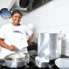 Volta Redonda, RJ — E na cozinha, uma equipe especial cuida de todo o preparo, com muita carinho, da refeição dos idosos e também de toda a equipe da LBV que trabalha na unidade.
 