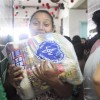 Mesquita, RJ: Ao receberem suas cestas de alimentos, as famílias têm a certeza de que terão um digno fim de ano.
