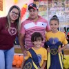 Natal, RN - Alegria desse pai ao receber para os seus filhos o tão esperado material pedagógico doado pela LBV