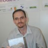 O escritor Elenilton Neukamp autografou sua obra literária 