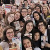 Jovens leitores promoveram, neste fim de semana, um Encontro Literário na Bienal, Na ocasião, eles levaram suas obras prediletas do escritor Paiva Netto e promoveram um animado e rico estudo. Olhe a selfie que a turma tirou ao final do encontro!
