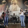 RIO DE JANEIRO, RJ — As Jovens Vanessa Klein e Marcelle Monteiro levantam o público presente no Festival Internacional de Música, da LBV!