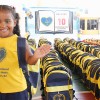 Rio de Janeiro, RJ — Com sorriso no rosto ao receber o kit de pedagógico, a pequena Milena Alves, de 4 anos, fez questão de demonstrar gratidão à Legião da Boa Vontade pelo incentivo.