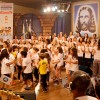 SÃO PAULO, SP — O público acompanha, com entuasiasmo, a música-tema do 13º Fórum Internacional dos Soldadinhos de Deus, da LBV.
