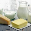 4. Uzu lakton kaj derivaĵojn (jogurton kaj fromaĝojn), senkremajn aŭ leĝerajn, kaj preferu malgrasajn viandojn. Tiel vi preventos la kreskon de kolesterolo, krom kontroli la pezon. Legumenacoj devas eniri en la menuon, ĉar ili havas proteinojn, feron kaj fibrojn.
