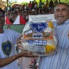 BELO HORIZONTE, MG — Famílias atendidas pela LBV durante todo o ano, hoje levam para seus lares a cesta de alimentos entregue pela Instituição. É a garantia de que terão um Natal mais digno e mais feliz.