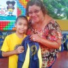 Ipatinga, MG - “Particularmente penso que investir na educação das crianças é começar em casa com a família, aquele cuidado, o respeito, a questão da contribuição já é o primeiro passo, porque a escola, os projetos, vão enriquecer o que eles trazem de casa e educação para mim é isso, é partilhar o que for de bom para o crescimento da criança tornando-o um adulto feliz, realizado e de bem. A LBV tem esta preocupação, esse cuidado, tanto na questão da aprendizagem quanto de relacionamento para uma boa convivência. E hoje, ao presenciar a entrega do material escolar, eu percebi a alegria dessas crianças e das famílias porque colabora na questão financeira, favorece muito as famílias, porque é um dinheiro que não irão precisar dispor”, ressaltou a diretora adjunta da Escola Municipal Nelcina Rosa de Jesus, sra. Maria das Dores Lopes.