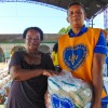 Cariacica, ES — A atendida Maria da Penha Mendonça recebeu o presente da Legião da Boa Vontade e ressaltou