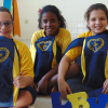 Uberaba, MG — Os sorrisos revelam a alegria de poderem levar para a escola um material escolar de excelente qualidade e ainda prosseguirem com os estudos.