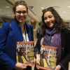 NUEVA YORK, EUA — Laura Samuels (Der.), de la LBV, presenta la revista BUENA VOLUNTAD Mujer a Katie Gallus, miembro de la Misión Permanente de Alemania ante las Naciones Unidas.