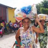 Ananindeua, PA — Após receber a cesta de alimentos da LBV, atendida expressa a certeza de que terá um Natal mais digno e feliz.