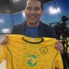 Jornalista e apresentador Olavo Sampaio, do programa Na Hora D, TV Difusora (afiliada do SBT), posa com a camisa da campanha&nbsp;
