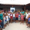 Senador Rui Palmeira, AL - Centenas de crianças e seus pais aguardavam com grande alegria a entrega dos kits pedagógicos da Campanha Criança Nota 10 — Proteger a infância é acreditar no futuro!. Os alunos estudam na Escola Vereador Fernando Nepomuceno, localizada no sítio Recanto, zona rural de Senador Rui Palmeira, Sertão de Alagoas.