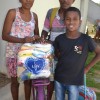 Aracruz, ES — A sra. Mavaléria Alves dos Santos, de 38 anos, tem quatro filhos e recebeu com muita alegria a cesta de alimentos da LBV.