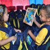 João Pessoa, PB - As amigas compartilham a alegria em ter um material colorido e de qualidade para os seus estudos!