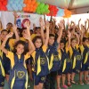 João Pessoa, PB - Registro final com muita alegria, sem baixaria! Parte das crianças que receberam os kits pedagógicos agradecem a ajuda da Legião da Boa Vontade!