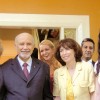 Acompanhado por sua esposa, Dona Lucimara Augusta (E), o líder da Legião da Boa Vontade, José de Paiva Netto, e a Dra. Michele Fedoroff, representante da ONU, ao lado de Raquel Bertolin (D), Secretária Executiva da Presidência da LBV, posam para foto no Lar e Parque Alziro Zarur, da Instituição, em Glorinha/RS. No segundo plano, Tatiana Vasconcelos e Gerdeilson Botelho, que também prestigiaram o feliz encontro. A reportagem completa da visita da Dra. Michele Fedoroff às unidades educacionais da Legião da Boa Vontade no Brasil e a realização da 1a Feira de Inovações Rede Sociedade Solidária, LBV e ONU, você confere a partir da página 72 desta edição
