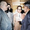 No dia 14 de junho de 1963, em meio aos Legionários veteranos no gabinete da Presidência da antiga Rádio Mundial, naquela época a Emissora da Boa Vontade, o dr. Mario da Cruz (1925-2012) — de óculos, à esquerda — e o dr. Osmar Carvalho e Silva (1912-1975) — à direita —,  que dialogam com o fundador da LBV, Alziro Zarur (19141979). Destaca-se o jovem José de Paiva Netto, sempre atento aos rumos da Instituição.
