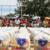 Paranã, TO — Cada cesta de alimentos contém arroz, feijão, óleo, açúcar, leite em pó, macarrão, farinha de mandioca e de trigo, goiabada, gelatina, massa para bolo, extrato de tomate e sal. Itens básicos para ajudar no sustento da família.