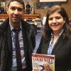 NUEVA YORK, EUA: Durante el evento, el Consejero del Ministerio de Agricultura de Marruecos, Hicham Bankki, se interioriza sobre el trabajo de la LBV, por medio de la revista BUENA VOLUNTAD Mujer.