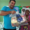 Cachoeiro de Itapemirim, ES — Com muita alegria, a atendida pela LBV recebeu uma cesta de alimentos entregue pela LBV dentro da Campanha Natal Permanente da LBV - Jesus, o Pão Nosso de cada dia!.