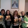 Buenos Aires, Argentina — Militancia Internacional: el Joven de la Buena Voluntad divulga voluntariamente la revista ¡JESÚS ESTÁ LLEGANDO!, inspirado en las enseñanzas del Señor de la Paz, que presenta, mediante Sus Leyes de Amor Universal, la esencia de la Religión de Dios, del Cristo y del Espíritu Santo. Un camino correcto y seguro para los que anhelan la verdadera unión, derrumbando cualquier barrera o diferencia que aún separe a los pueblos.