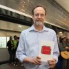 O patrono da 59ª Feira do Livro da capital gaúcha, o escritor e professor Luis Augusto Fischer autografou sua obra Coruja, Qorpo-Santo & Jacaré — 30 perfis heterodoxos, que reúne trinta perfis de escritores e intelectuais “de cabeceira” do autor. Na oportunidade, autografou um exemplar de sua obra com os seguintes dizeres: 