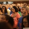 Brasília/DF - Peregrinos elevam seus pensamentos e sentimentos ao coração de Jesus durante a peregrinação na Nave do TBV