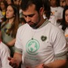 SÃO PAULO, SP — Com emoção, jovens oram durante Sessão Solene comandada pelo presidente-pregador da Religião do Terceiro Milênio, José de Paiva Netto.
