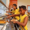 Por dia são duas refeições (almoço e lanche). A LBV conta com uma equipe que prepara e acompanha a alimentação saudável das crianças.