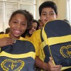 Porto Alegre, RS — O sorriso revela a alegria da pequena em poder levar para a escola um material escolar de excelente qualidade e ainda prosseguir com os estudos.