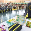 Palmital, PR - Alunos da rede municipal de ensino de famílias de baixa renda receberam kits com estojo, lápis preto e de cor, caneta, apontador, borrachas, tesoura, tubos e cola, cadernos, mochila, régua, entre outros.