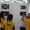 Crianças atendidas pelo Centro Comunitário de Assistência Social, da Legião da Boa Vontade (LBV), visitam a exposição fotográfica 