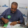 DOMINGO, 19 — O senador Paulo Paim realizou uma sessão de autográfos para lançar sua recente obra,