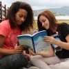Florianópolis, SC - Jovens da Religião do Terceiro Milênio, atentas, realizam leitura de “Tesouros da Alma”, obra do escritor Paiva Netto. Você pode adquirir pelo Clube Cultura de Paz.

 
