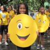 Salvador, BA – No pelotão de atendidos da LBV, crianças apresentaram um jogo divertido. Oito delas tinham em mãos emojis/emoticons com reações de felicidade e tristeza, que eram erguidas conforme a atitude escolhida pelo dado era selecionada.