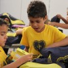 Taguatinga, DF - A campanha incentiva crianças e jovens a frequentarem a escola, proporcionando material de qualidade e contribuindo para a melhora da autoestima e do desempenho escolar deles.