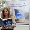 A escritora e poetisa Marinês Bonacina, presidente da Casa do Poeta Latino-Americano e diretora cultural da Fundação de Educação e Cultura do Sport Club Internacional (FECI), esteve nos estúdios da Super Rede Boa Vontade de Rádio na Feira do Livro. Na foto, ela lê a nova obra literária do escritor Paiva Netto.