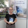 Porto Alegre, RS – Uma das novidades da 64ª Feira do Livro de Porto Alegre, é o livro “Os mortos não morrem”, mais recente lançamento do escritor Paiva Netto. E a leitora, ouvinte e telespectadora da Boa Vontade, Maria Celene Pereira Lima, já garantiu o seu exemplar da obra.