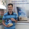 Porto Alegre, RS – Leomar Pereira, leitor, ouvinte e telespectador da Boa Vontade, adquiriu o seu exemplar do novo lançamento literário “Os mortos não morrem”.