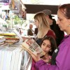 Leitores de todas as idades aproveitaram o feriado para visitar a 62ª Feira do Livro da capital gaúcha. 

