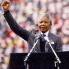 Nelson Mandela em um dos seus discursos. Uma das frases eternizadas pelo sul-africano é: “Sonho com o dia em que todas as pessoas levantar-se-ão e compreenderão que foram feitas para viverem como irmãos”.