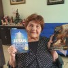 Maria Zilá Niero, de Jundiaí//SP, com o livro na mão e ansiosa para iniciar mais um estudo ecumênico das lições de Jesus
