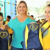 Mogi das Cruzes, SP — A sra. Marta Fontana, da escola de cabelereiros Arte Beleza, fez questão de fazer parte da equipe voluntária que participou da entrega dos kits de material pedagógicos a crianças atendidas pela LBV.