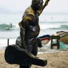 Estátua de Caymmi na praia de Copacabana, perto da Colônia dos Pescadores.